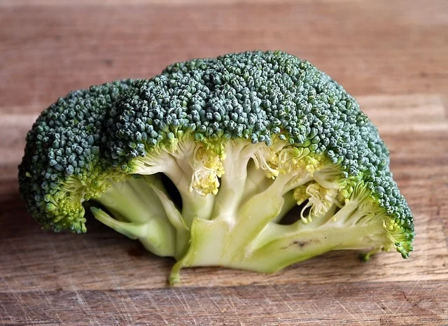 how to store broccoli - counter